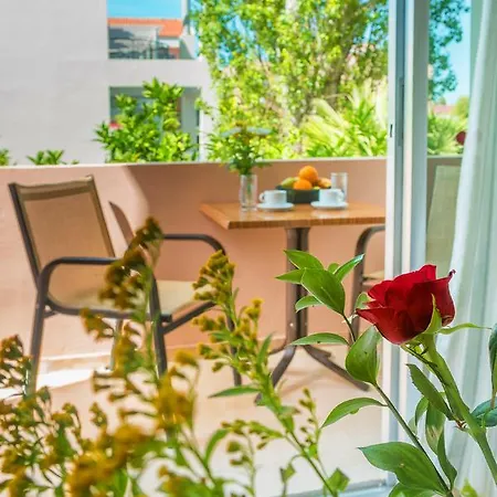 Lotus Apartmanhotel