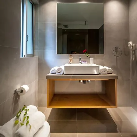 Apart Otel Lotus 2*